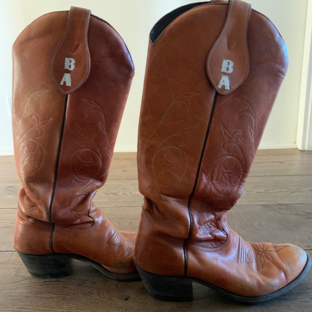Vintage cowboy boots.I wear an 11 woman’s and they fit